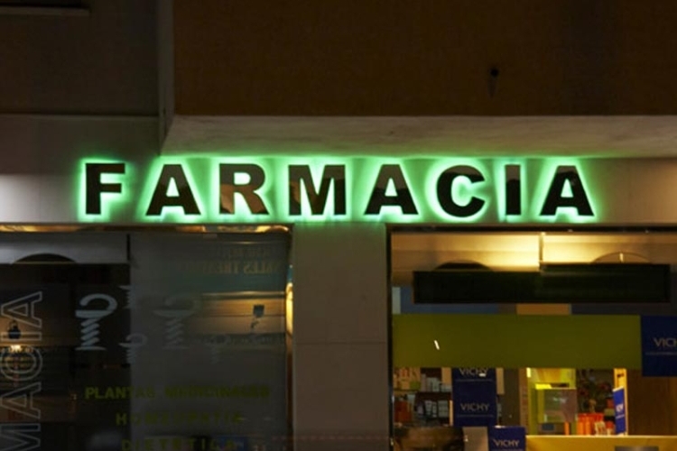 letrero luminoso ejemplo farmacia