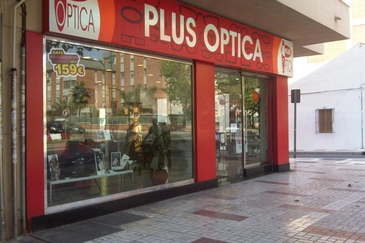 letrero luminoso plus optica malaga